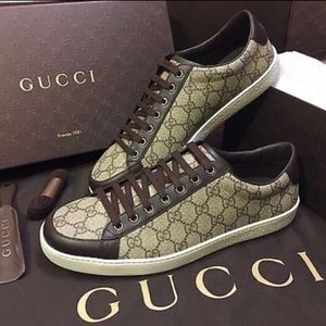 New Gucci GG Supreme sneakers Size G 10, US 11